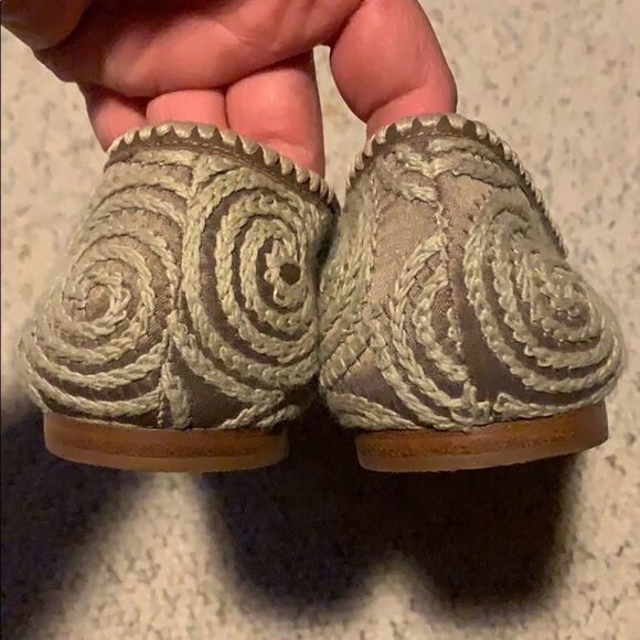 Jack Rogers Embroidered Navajo Flats - Picture 6 of 7